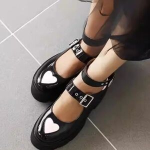 Black Heart Buckle Strap Women's Shoes
